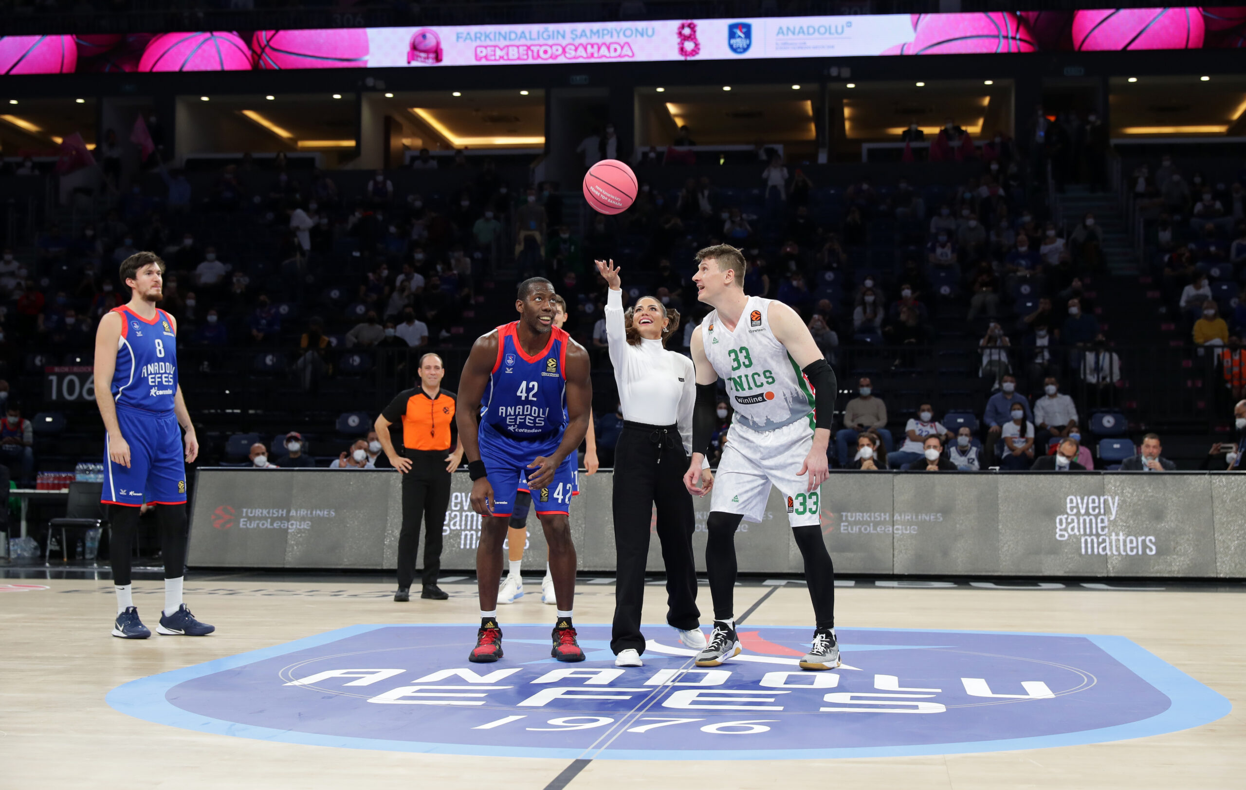 Hava atışı Demet Özdemir’den